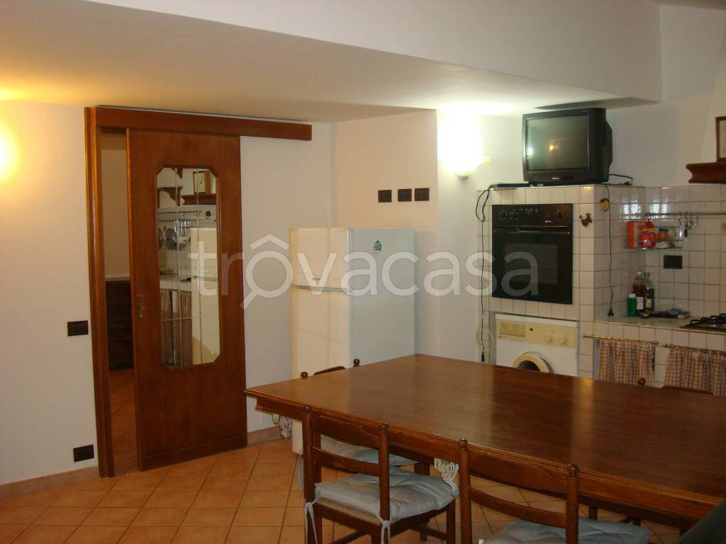 Appartamento in vendita a Scandriglia via Entroterra