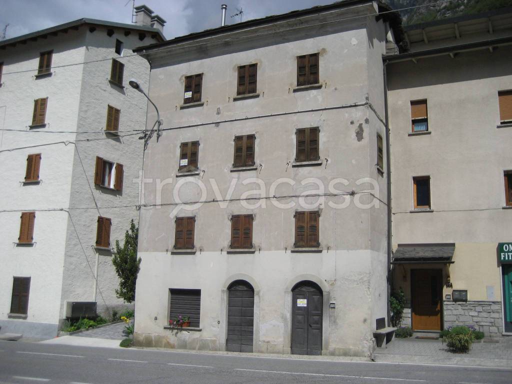 Appartamento in vendita a Villa di Chiavenna via Nazionale