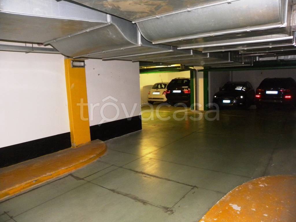 Garage in vendita a Piacenza stradone Farnese, 39