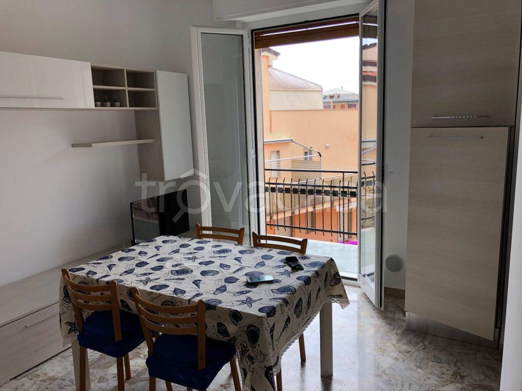 Appartamento in in affitto da privato a Loano via Vittorio Alfieri, 34