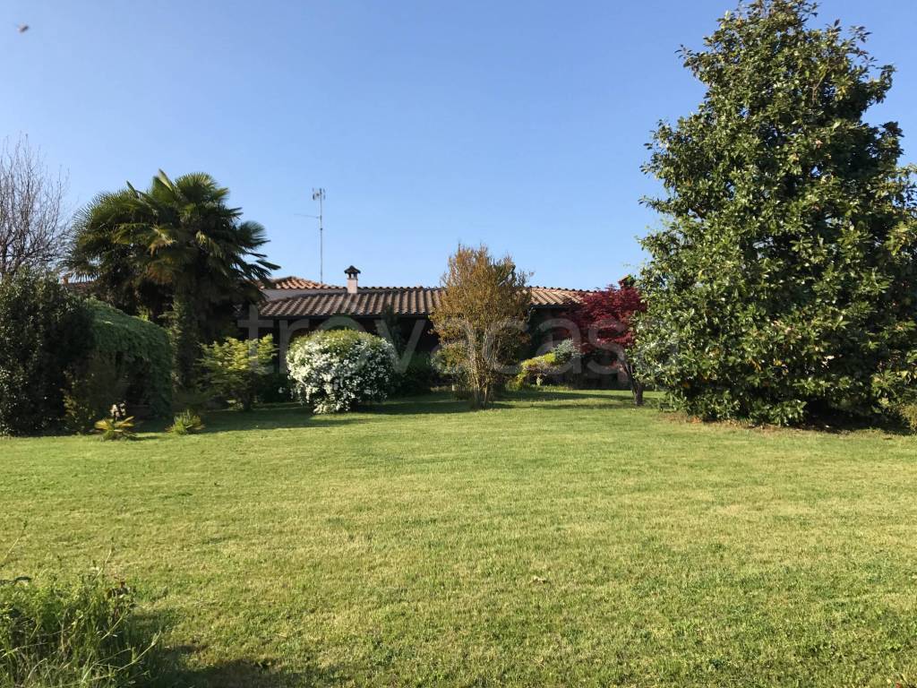 Villa in vendita a Offanengo via Medaglie d'Oro