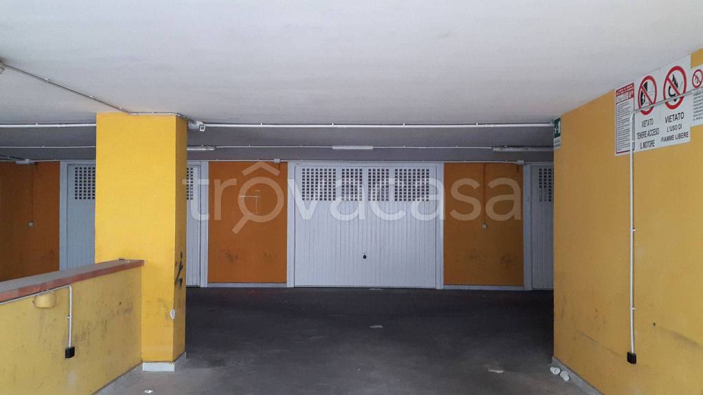 Garage in vendita a Pagani via Sant'Erasmo, 73