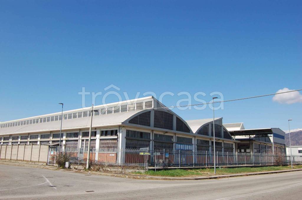 Capannone Industriale in vendita a Volvera strada Piossasco 43