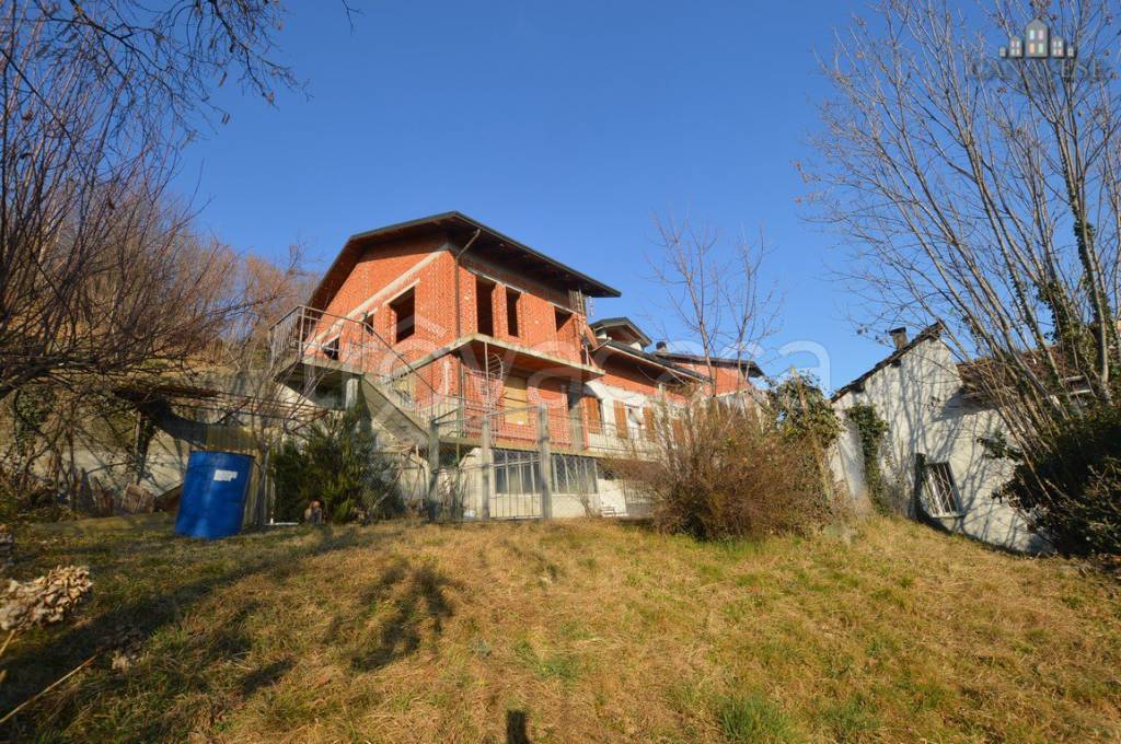 Casa Indipendente in vendita a Val di Chy via Guglielmo Marconi