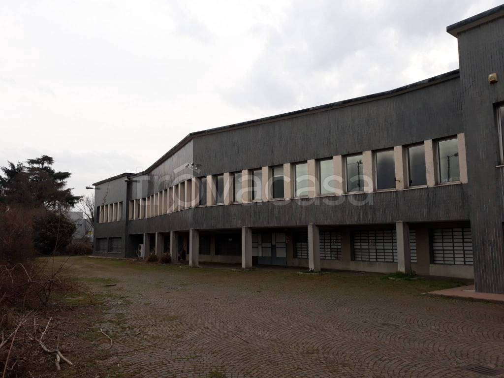 Capannone Industriale in vendita a Pieve Emanuele via Bruno Buozzi, 15