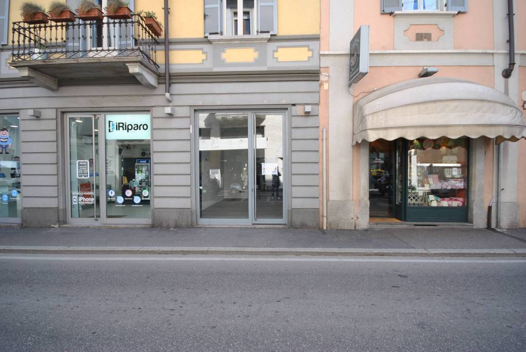 Negozio in vendita a Varese via Avegno