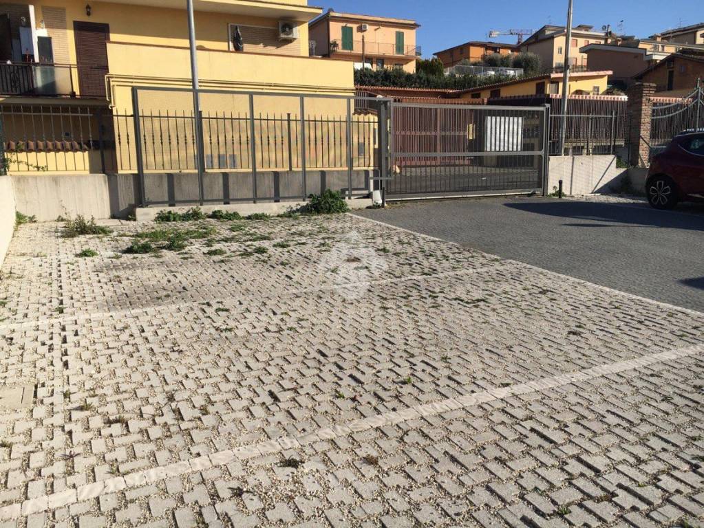 Posto Auto in vendita a Roma vicolo del fosso di sant'andrea
