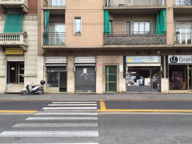 Negozio in vendita a Torino via Genova, 61