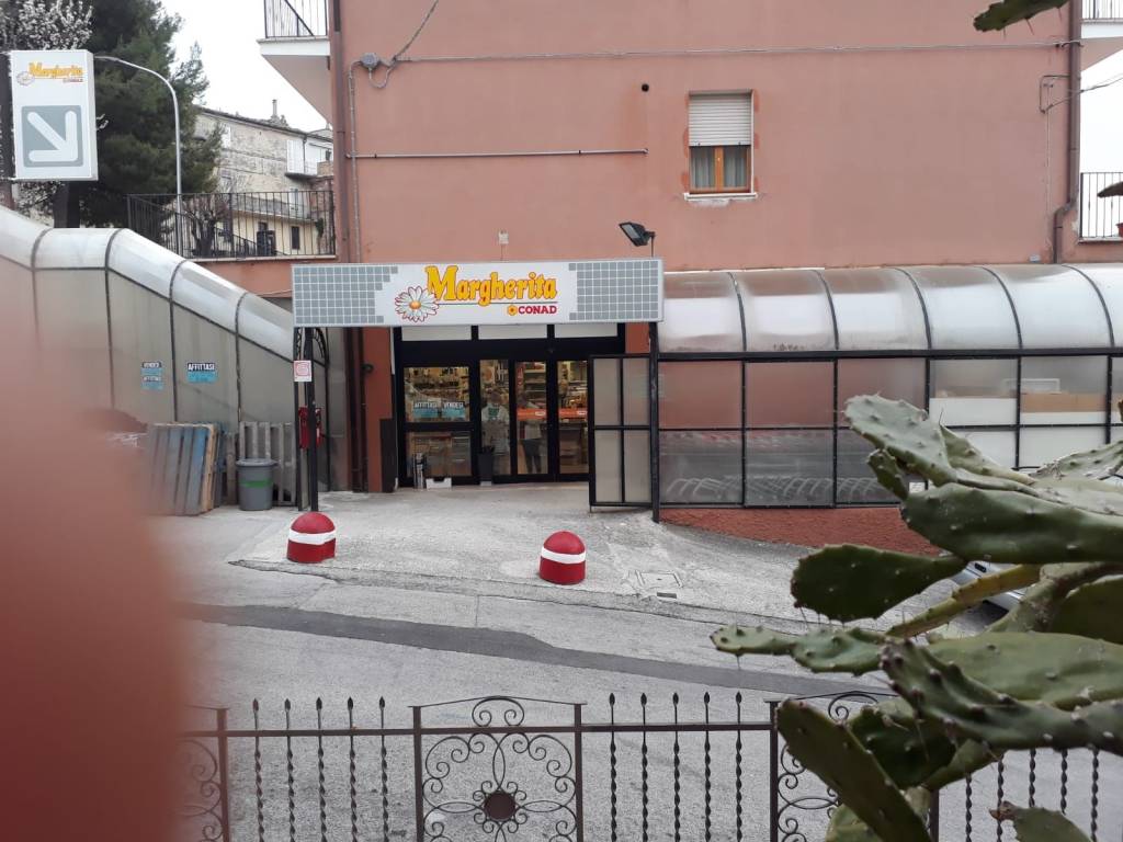 Supermercato/Minimarket in in affitto da privato a Monte San Giusto via Monti Sala