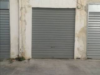 Garage in affitto a taranto via rintone, 30