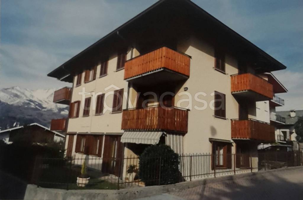 Villa a Schiera in vendita a Cassina Valsassina via Genzianella, 16