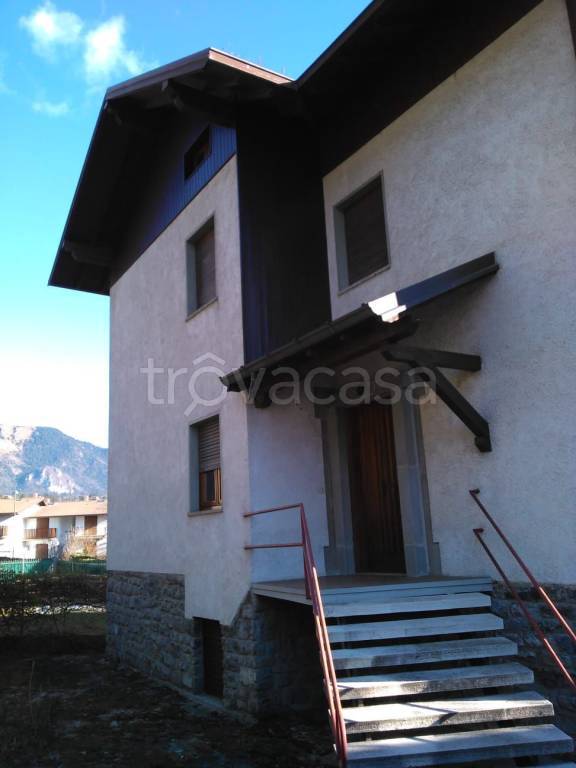 Villa Bifamiliare in in vendita da privato a Castione della Presolana via Monte Grappa, 3