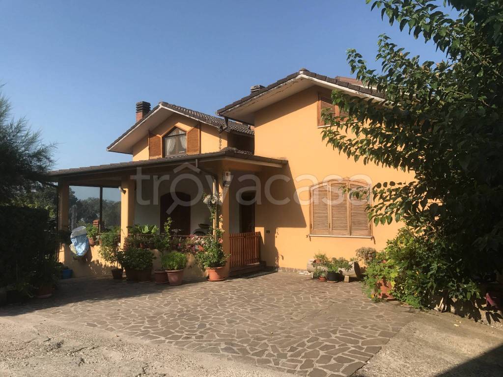 Villa in vendita a Sant'Angelo a Cupolo via d. Milano, 5