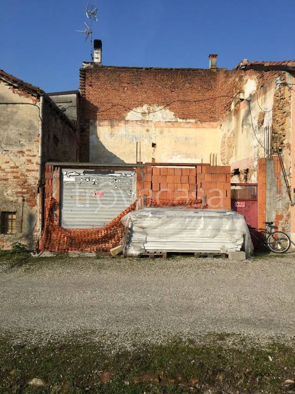 Rustico in in vendita da privato a Miradolo Terme via Roma