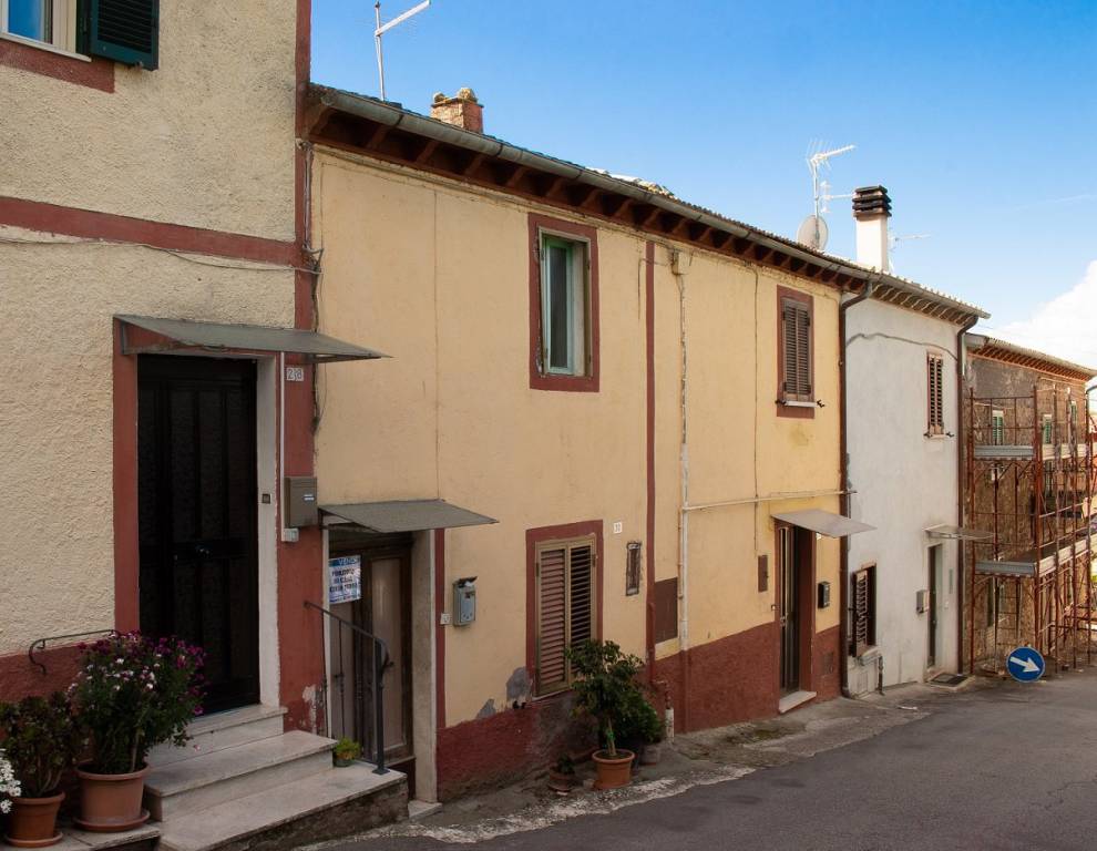 Casa Indipendente in vendita ad Alviano via Giuseppe Verdi