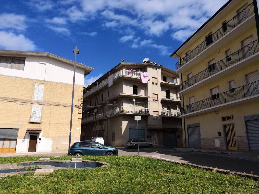 Appartamento in in vendita da privato a Cagnano Varano via Umberto Fraccacreta