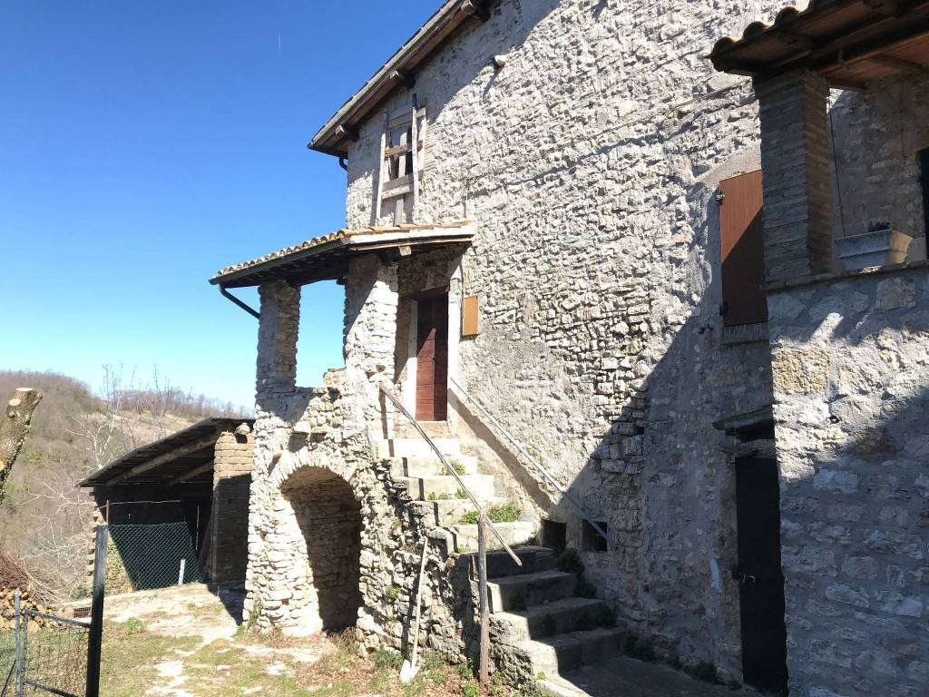 Casale in vendita a Spoleto località torrecola-acquaiura, 9
