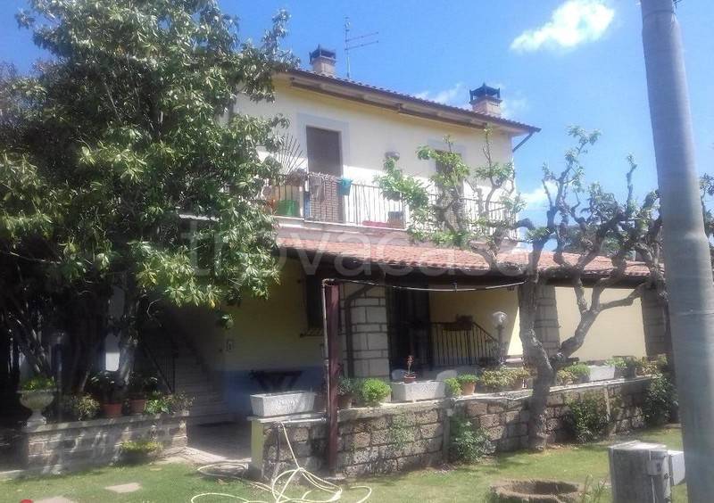 Casa Indipendente in vendita a Civita Castellana via catalano