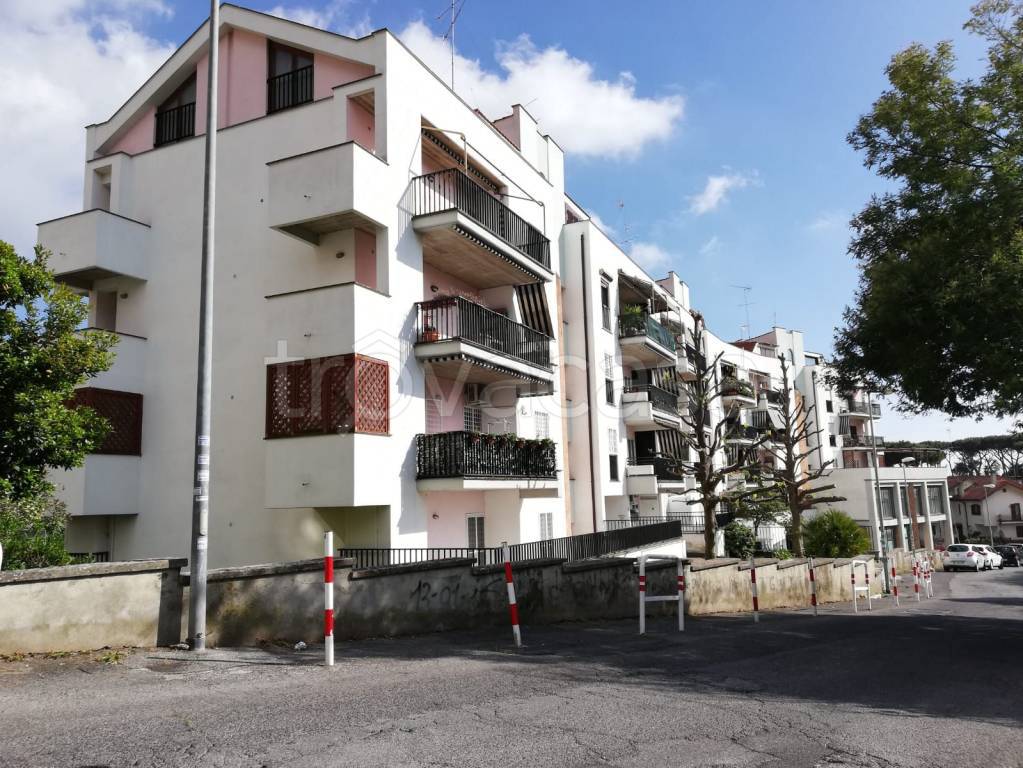 Appartamento in affitto ad Albano Laziale via Quarto Grotte