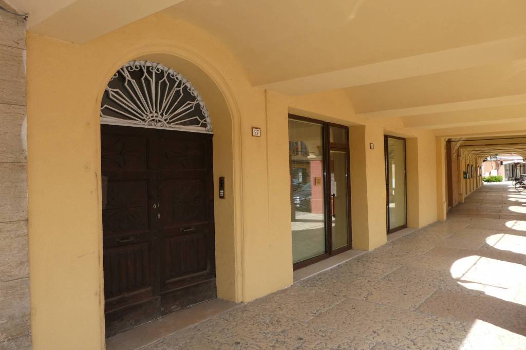 Casa Indipendente in vendita a Rolo corso Repubblica, 29