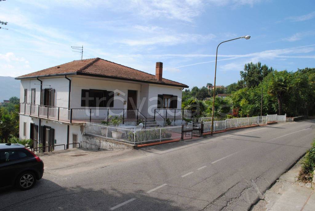 Villa Bifamiliare in in vendita da privato a Benevento strada Provinciale Ciardielli, 23