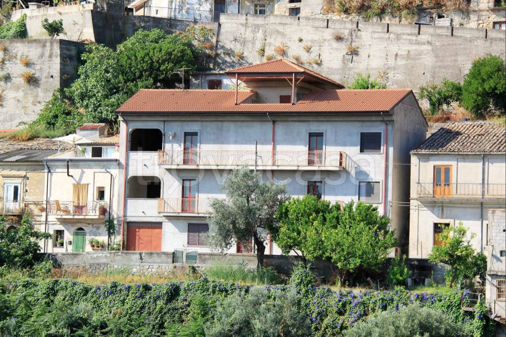 Appartamento in in vendita da privato a Sant'Ilario dello Ionio via Idomineo, 46
