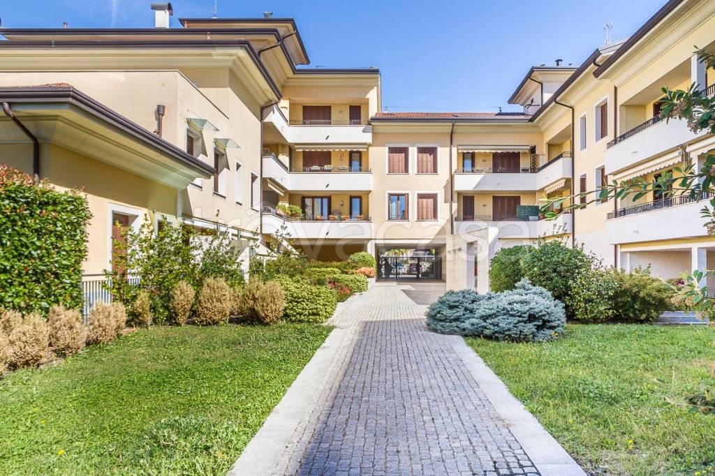 Appartamento in vendita a Giussano via Monte San Michele