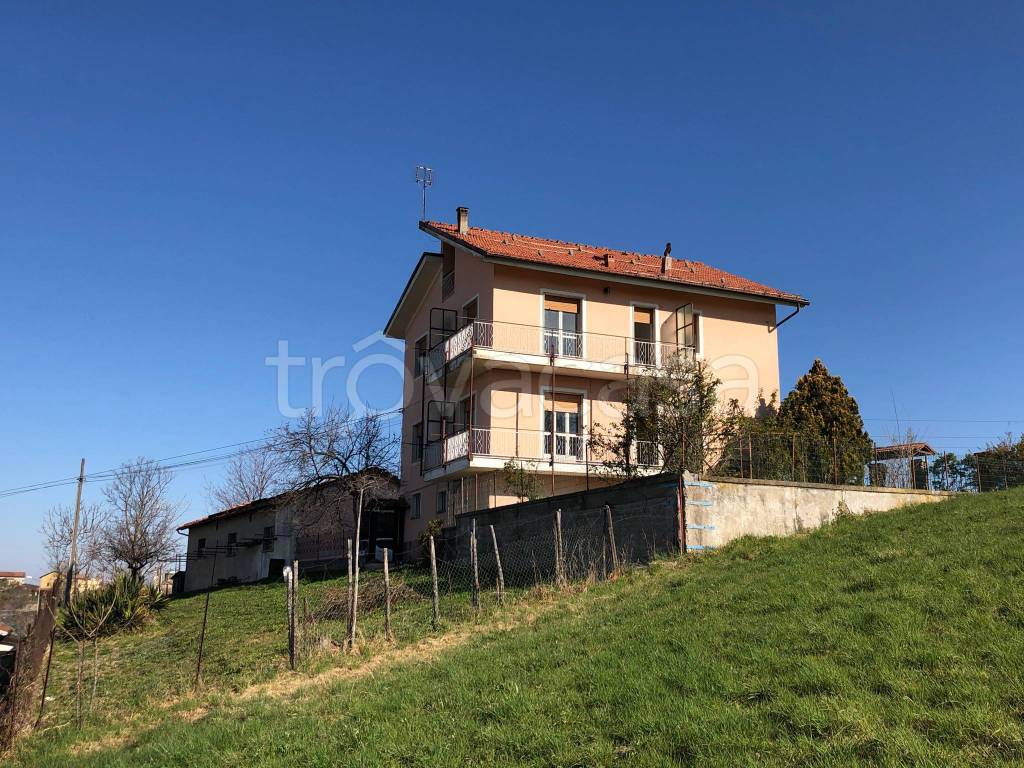 Villa Bifamiliare in vendita a Belvedere Langhe via del Bracco