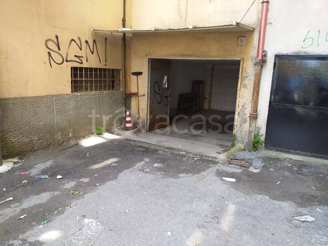 Garage in vendita a Salerno via Fabrizio Pinto, 35