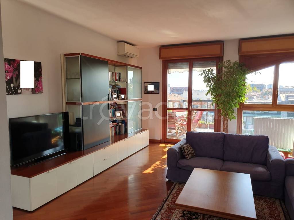 Appartamento in in affitto da privato a Milano via Annibal Caro, 8