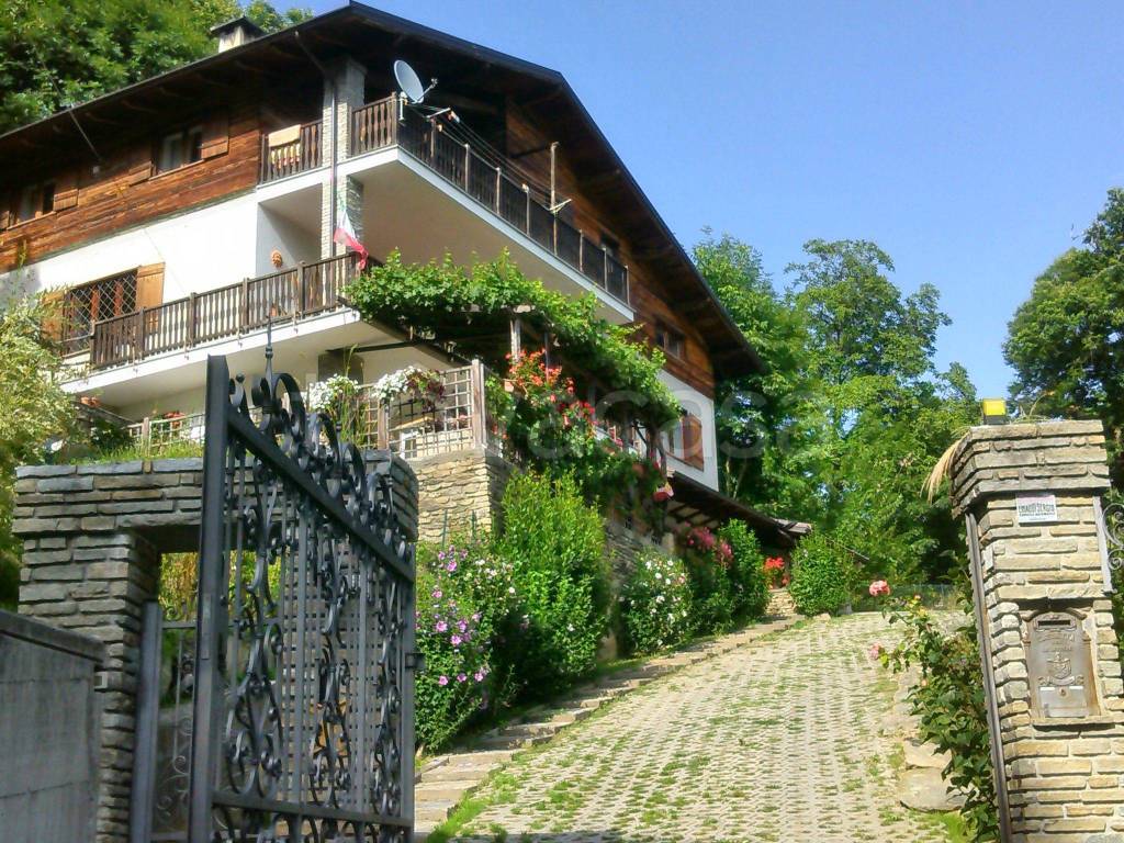 Villa in in vendita da privato a Roccabruna borgata Castello