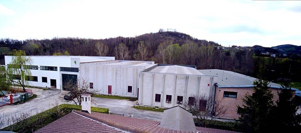 Capannone Industriale in in vendita da privato a Sarnano via Guglielmo Marconi, 13