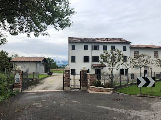 Villa Bifamiliare in vendita a Riese Pio X via Brigata