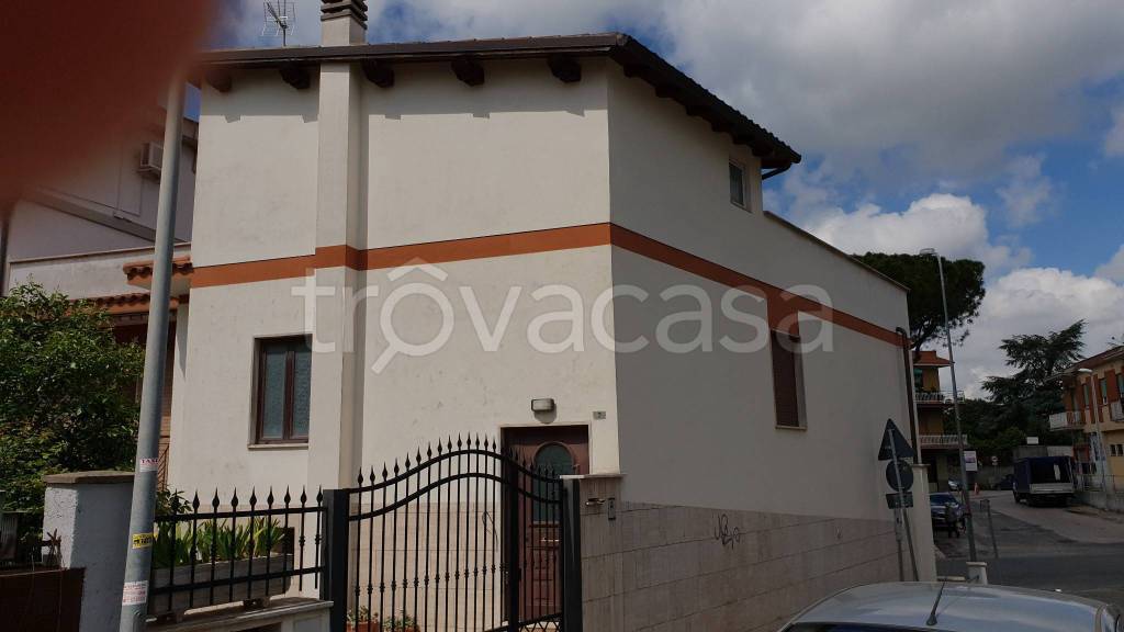 Appartamento in vendita ad Albano Laziale via Nettunense, 187