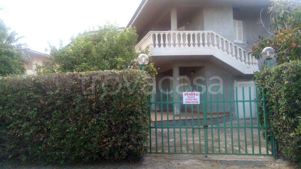 Villa in in vendita da privato a Crotone via delle Conchiglie, 23