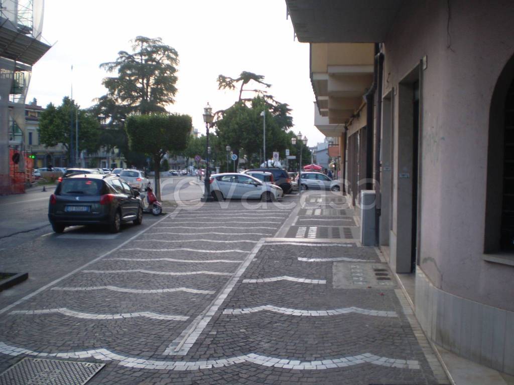 Negozio in vendita a San Giorgio del Sannio via Cerza