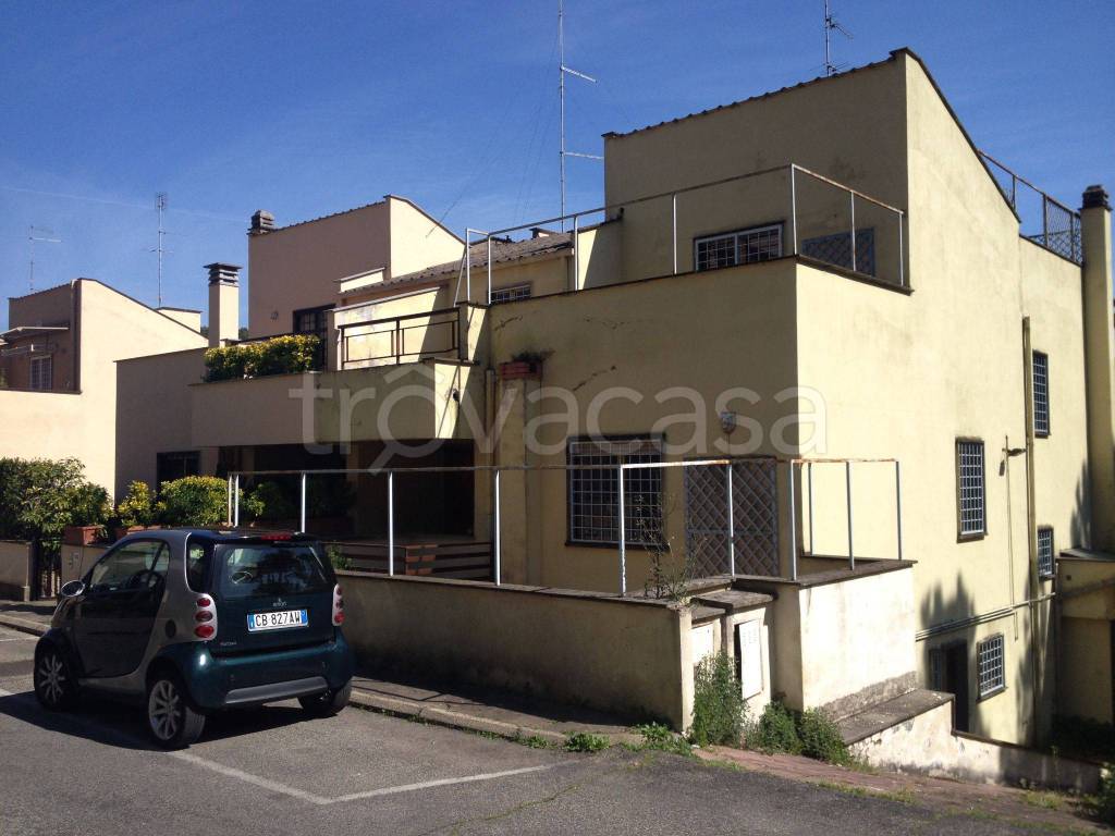 Casa Indipendente in in vendita da privato a Roma via Pieve di Cadore, 30