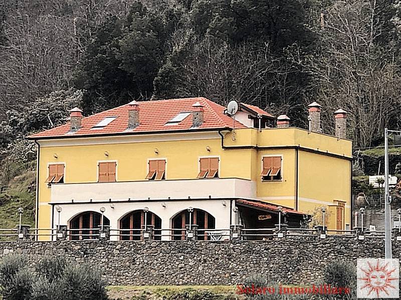 Villa Bifamiliare in vendita a Varazze via Emilio Vecchia, 51