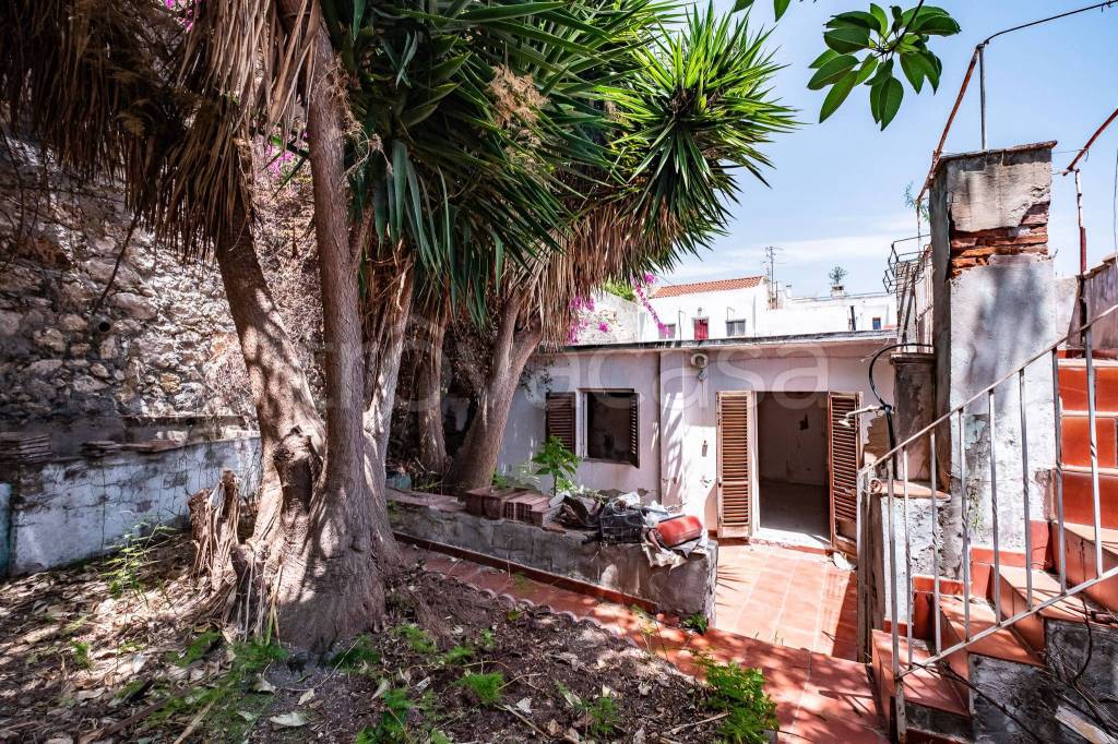 Villa in vendita a Cagliari via San Saturnino, 37