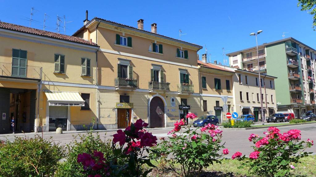 Appartamento in vendita ad Abbiategrasso viale Giuseppe Mazzini, 51