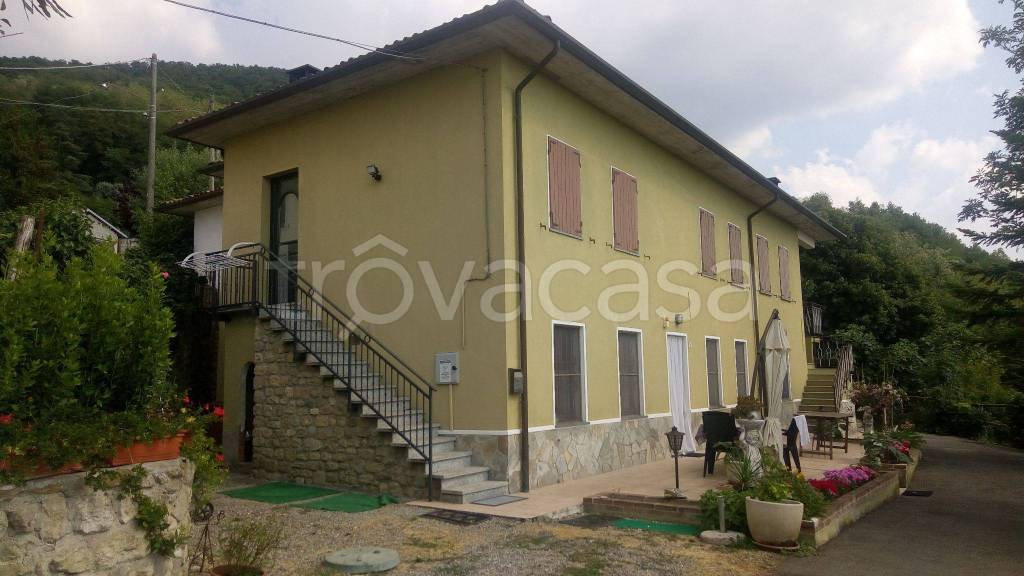 Appartamento in in affitto da privato a Brignano-Frascata mola, 8