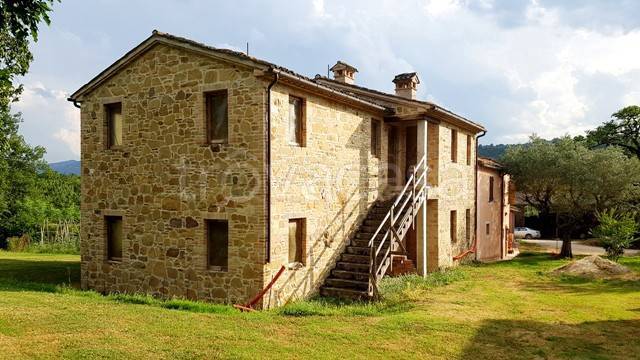Casale in vendita a San Severino Marche viale Santa Margherita