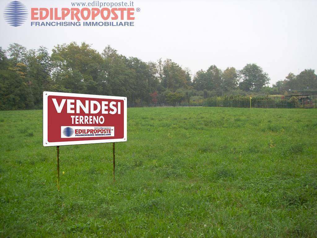 Terreno Residenziale in vendita a Lazzate via Comasinella
