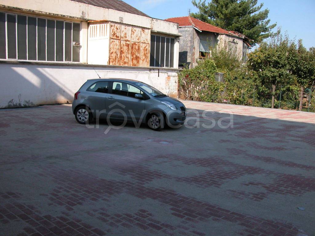 Posto Auto in vendita a Grugliasco via Podgora, 15