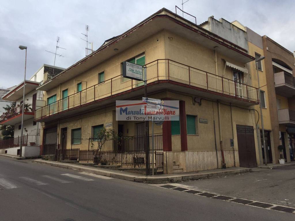 Casa Indipendente in vendita a Cassano delle Murge via Carmelo Colamonico, 29
