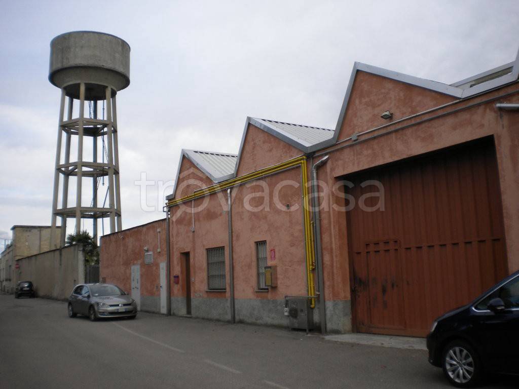 Capannone Industriale in vendita a Fagnano Olona via 1 Maggio, 8