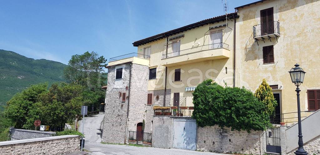 Appartamento in in vendita da privato a Monte San Giovanni in Sabina via Giuseppe Garibaldi, 19