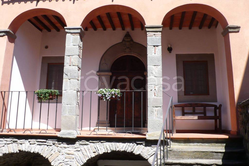 Appartamento in in vendita da privato a Camporgiano via Camillo Benso di Cavour, 7