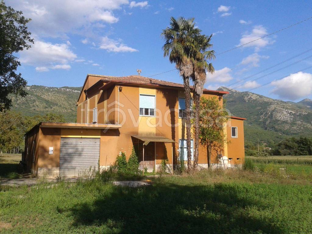 Villa in in vendita da privato a Rocca d'Evandro via Peccia