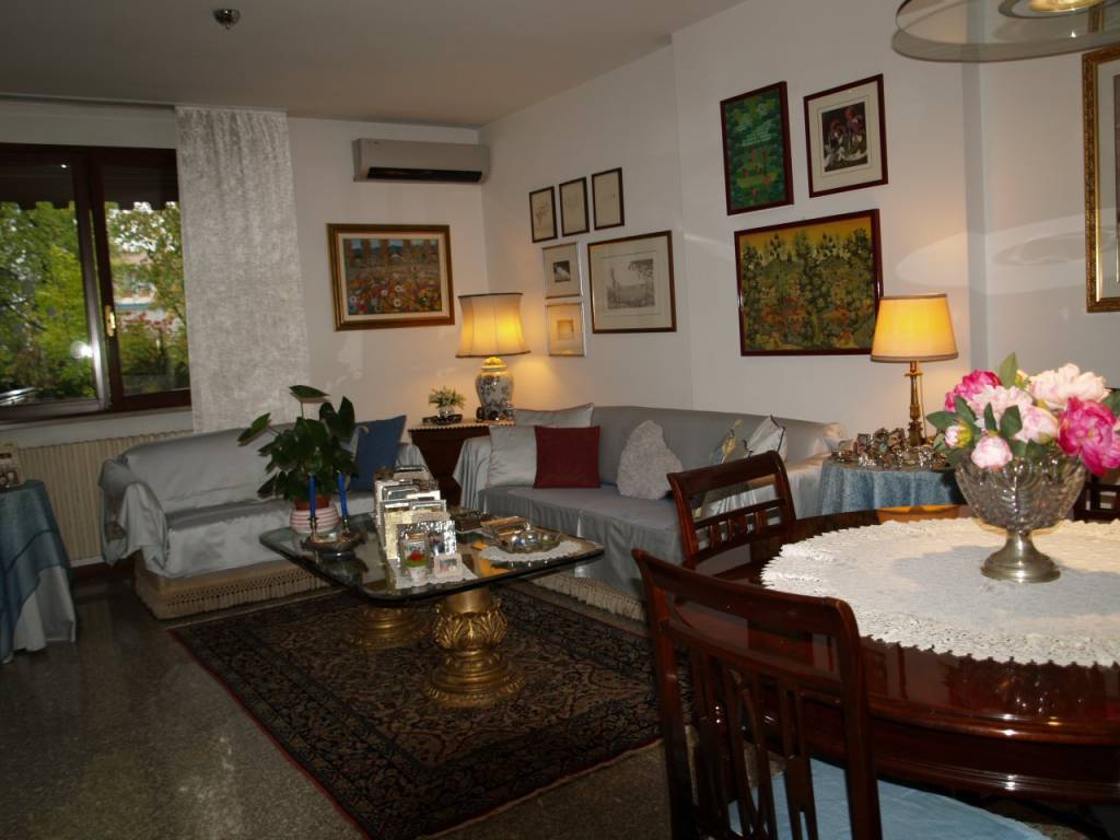 Villa Bifamiliare in vendita a Casier via Aldo Moro